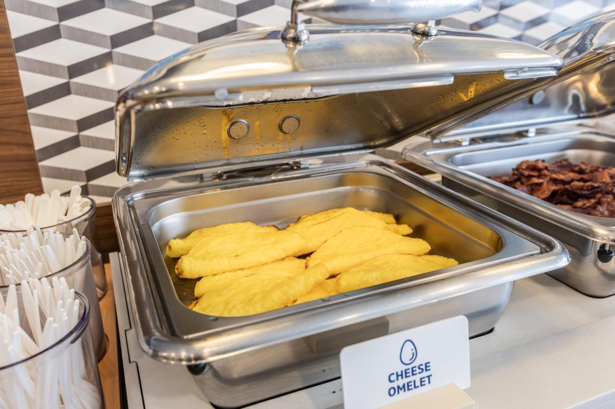 Holiday Inn Express Toronto-North York By Ihg Bagian luar foto