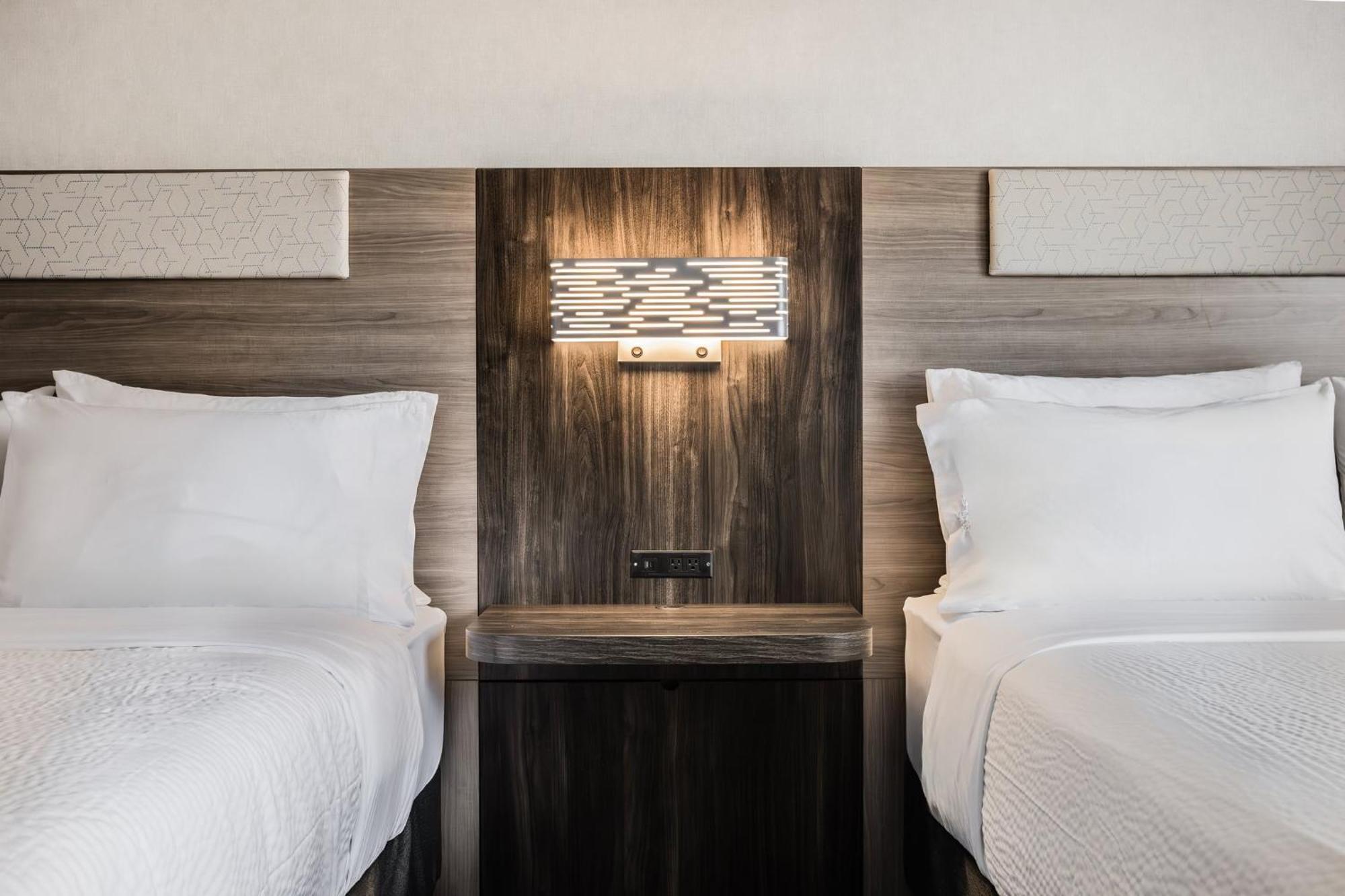 Holiday Inn Express Toronto-North York By Ihg Bagian luar foto