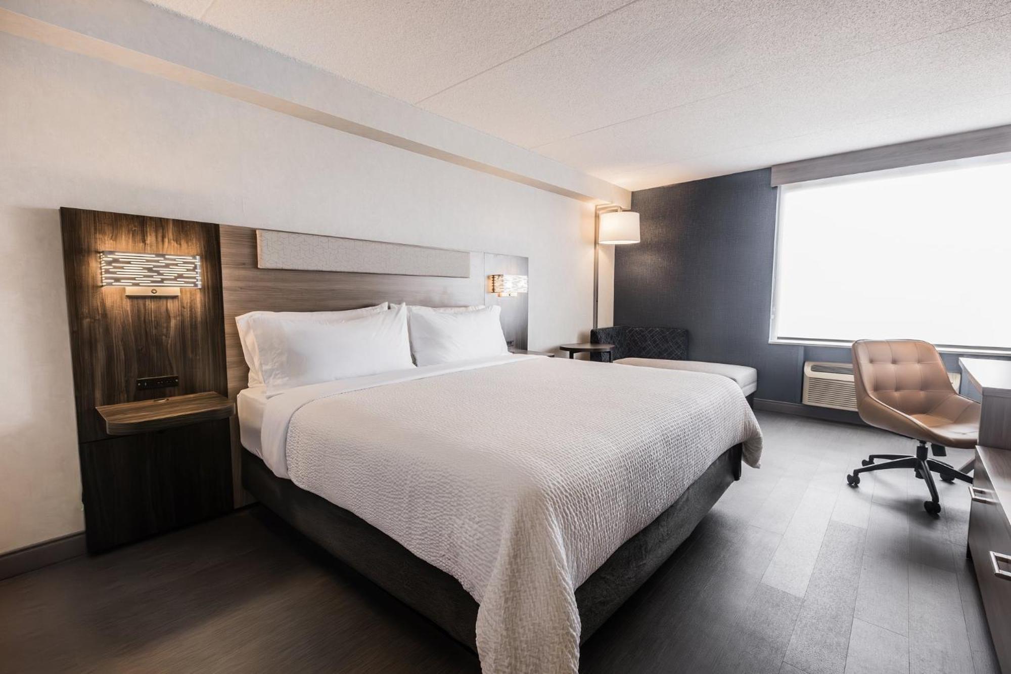 Holiday Inn Express Toronto-North York By Ihg Bagian luar foto