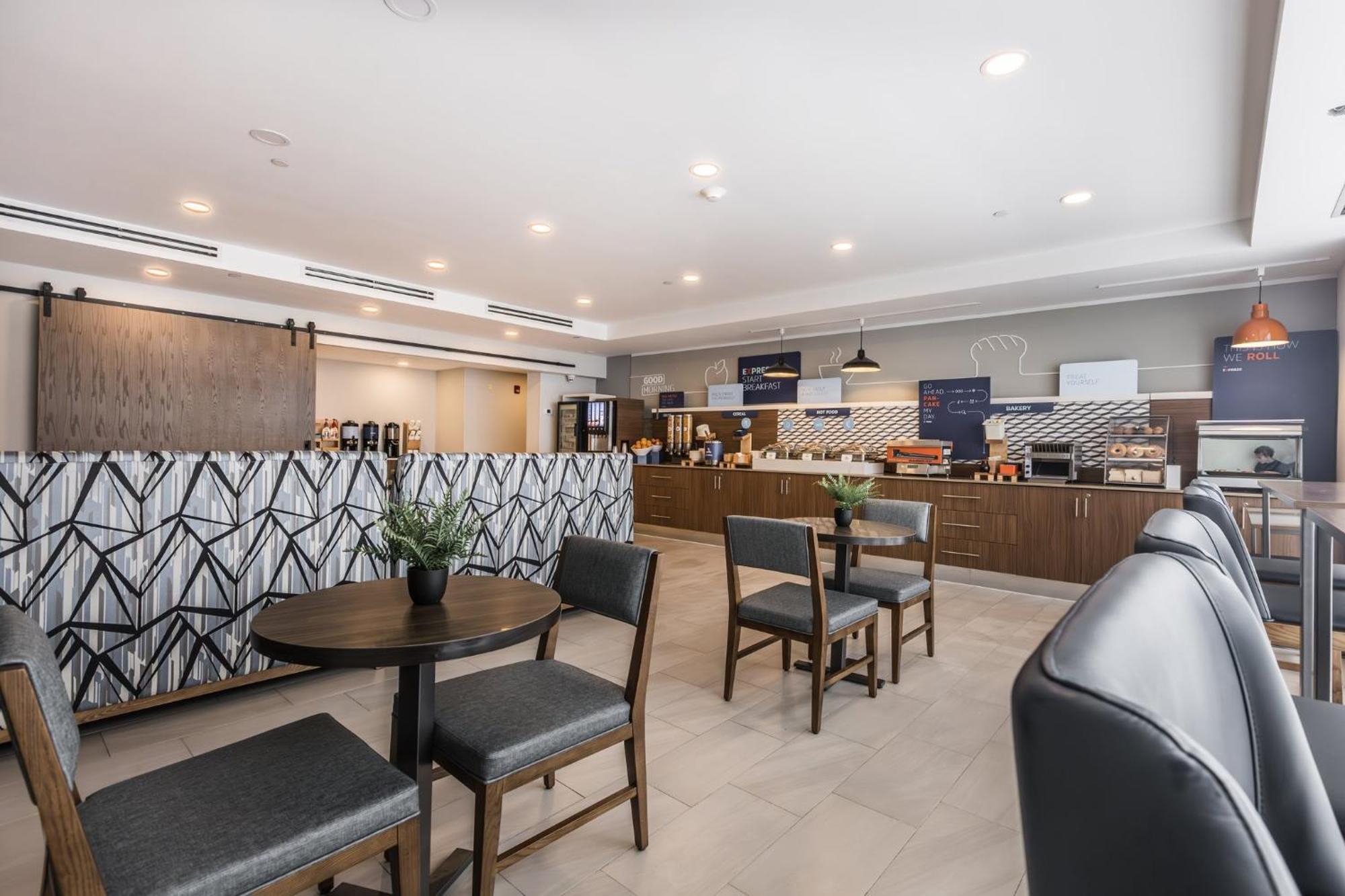 Holiday Inn Express Toronto-North York By Ihg Bagian luar foto